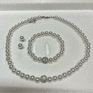 Elegant faux white Pearl Jewelry Set